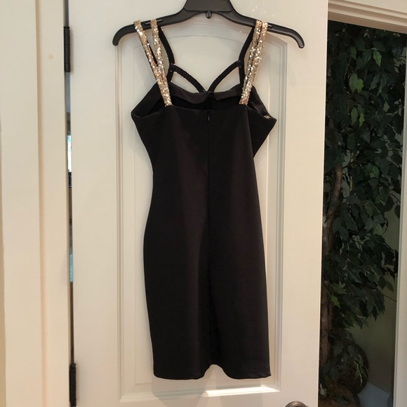 Black Bodycon Dress - Picture 4 of 7